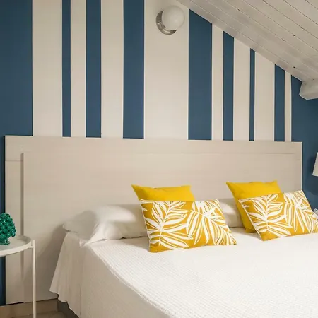 Civico 64 In Mansarda 3*