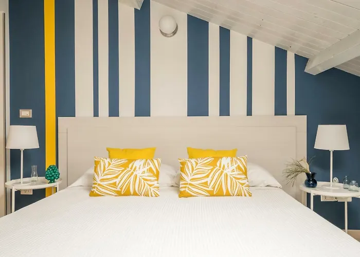 Civico 64 In Mansarda 帕尔米