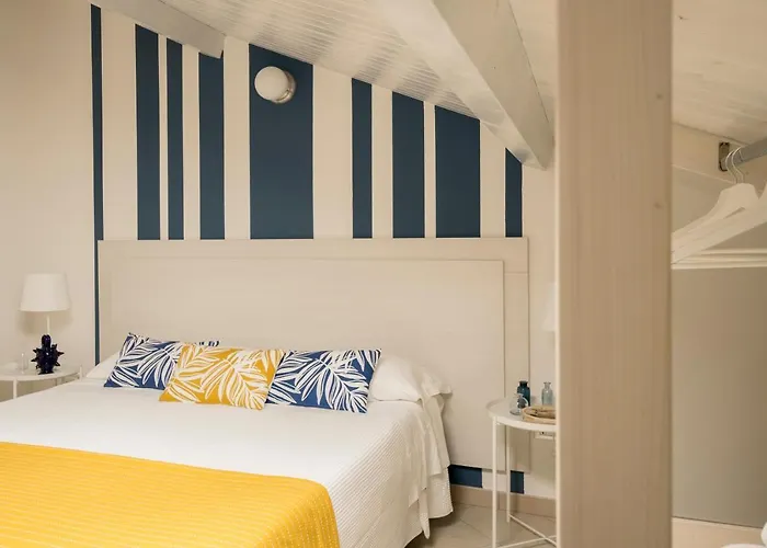 Civico 64 In Mansarda 3* 帕尔米