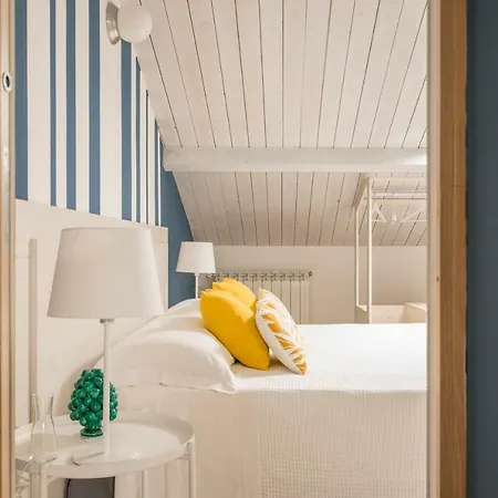 Civico 64 In Mansarda Bed & Breakfast