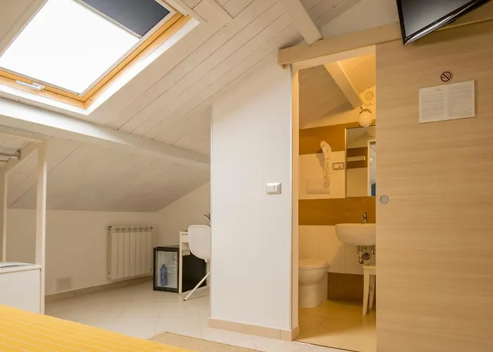 לינה וארוחת בוקר Civico 64 In Mansarda פאלמי