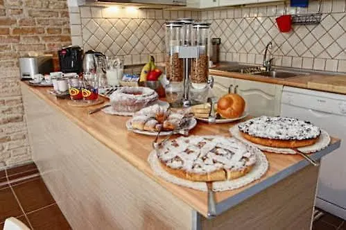 Civico 64 In Mansarda 3* Palmi